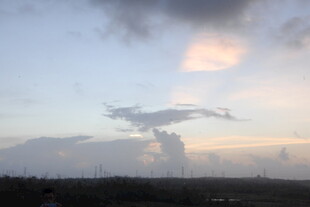 黄昏时分的壮丽云层景观