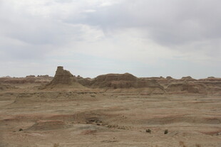 荒漠中的古老遗迹