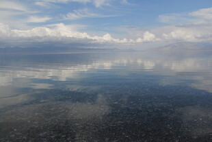 天空之境般的迷人湖景