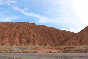 壮丽红色山脉景观