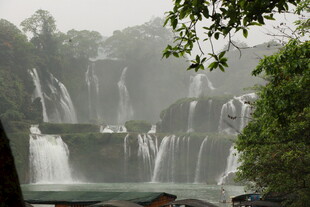 壮观瀑布群 自然之美