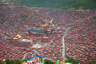 色达佛学院壮观全景