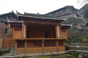 古朴木质传统中式民居