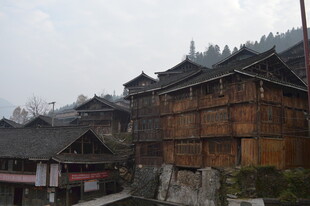 古朴苗族村落建筑景观