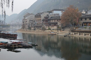 江南水乡河畔古朴景致