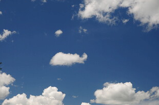 蓝天白云美景