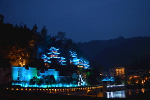 江边夜景古建筑灯光秀