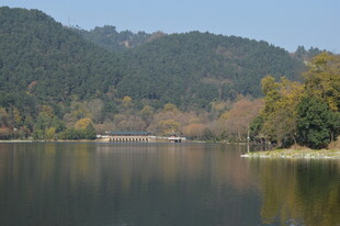 宁静山水湖景风光