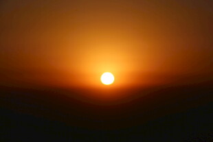 日落时分的温暖光辉