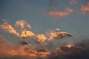 夕阳下的绚烂云彩