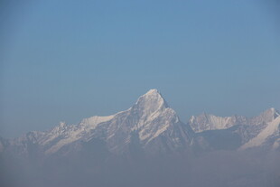 巍峨雪山壮丽景致