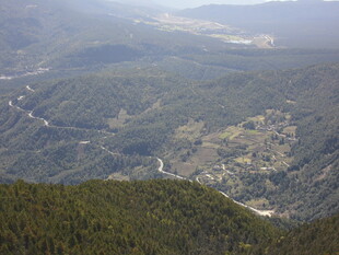 俯瞰山川绿野景观