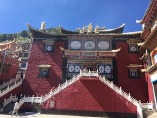 藏式古建筑寺庙外观