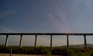 夕阳下的高架桥