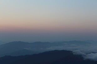 山间云海日出美景