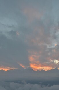 日出云海壮丽景观