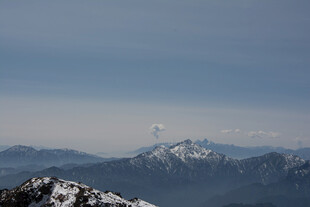 雪山远景 壮丽山峦风光
