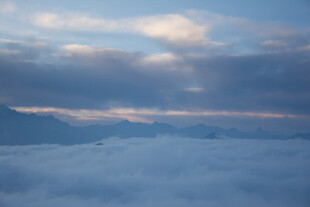 云海之上的梦幻天空