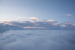 云海之上的梦幻天空