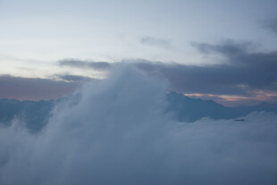 云海之上的梦幻天空