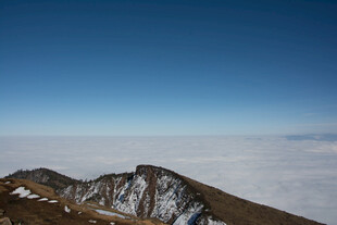 高山云海壮丽景观