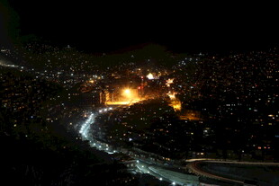 城市夜景俯瞰图