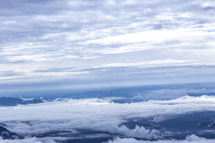 高空云海壮丽景观