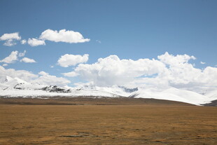 草原天际线 云影共蓝天