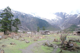 山间村落 自然宁静之景