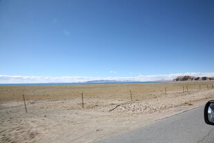 公路边的开阔风景