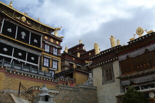 藏式古建筑 尽显庄严之美