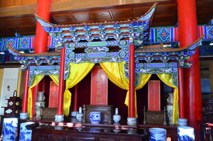 中式传统庙宇内景