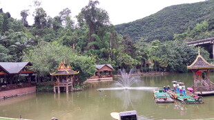 湖畔古景 休闲游乐好去处