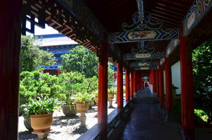 中式长廊庭院景致