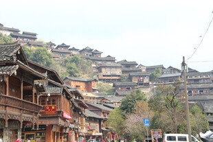 苗寨古朴建筑风貌