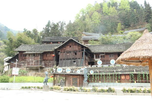 古朴苗族木质传统村落