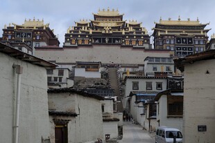 藏式建筑群景观