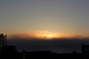 日落时分的天际美景