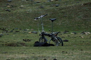 野外故障自行车