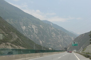 山间公路 开启旅途新风景