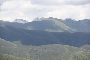 连绵青山 云雾缭绕之景