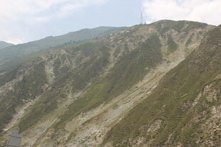 山峦起伏的壮丽自然景观