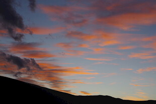 日落时分的绚丽天空