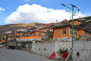 藏式村落街景 宁静美好