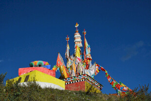 梦幻彩色城堡景观