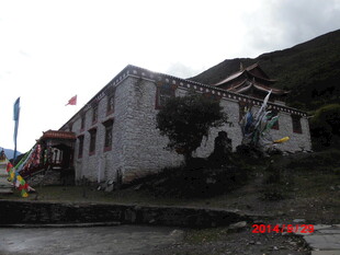 山间旧屋 岁月斑驳