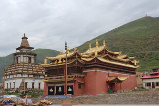 藏式寺院 金顶闪耀