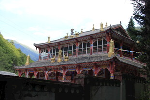 藏式风格寺庙建筑景观