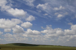 草原晴空 白云悠悠