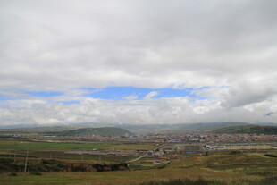 草原城镇风光远景